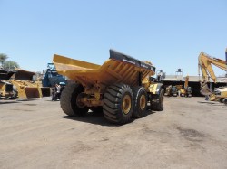 CAMION FUERA DE CARRETERA CAT D400E 0455-11